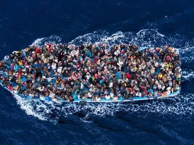 Морские силы Марокко открыли огонь по судну с мигрантами в Средиземном море