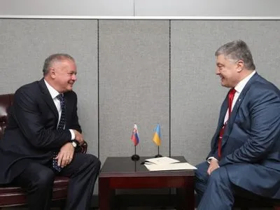 Порошенко обсудил с президентом Словакии повышение транзитной роли Украины