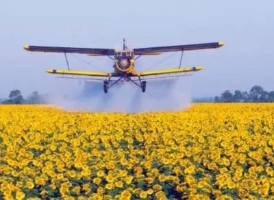 Аллергия, отравление, рак: эколог рассказала о возможных последствиях инцидента с обработкой тернопольских полей пестицидами
