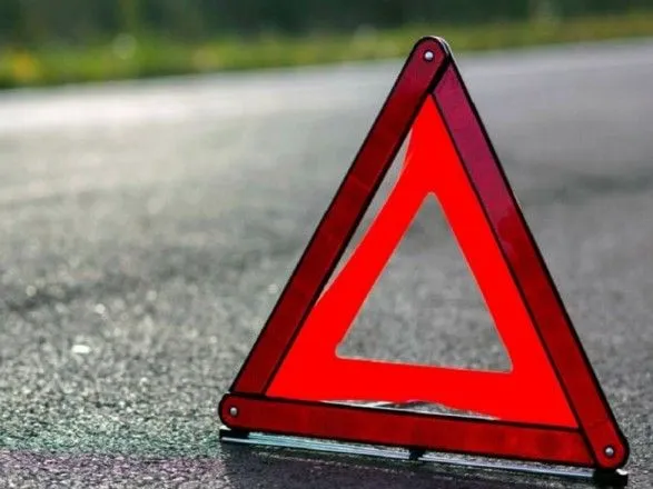 На Полтавщині 7 осіб постраждали через зіткнення маршрутки з вантажівкою