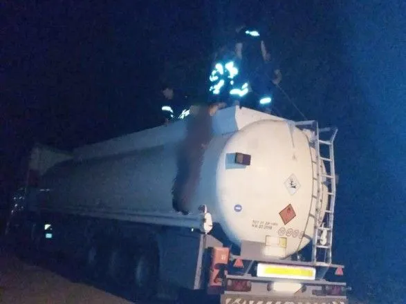 На Закарпатье водитель бензовоза погиб, проверяя остатки топлива в цистерне