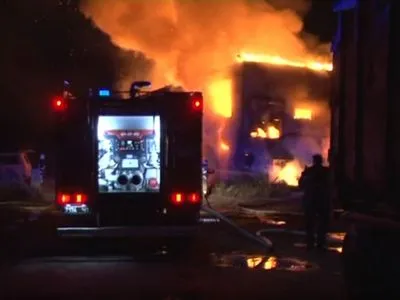 У Львові понад 20 рятувальників гасили пожежу у двоповерхівці