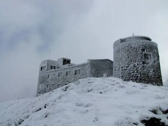 Снег в Карпатах: показали, как выглядят Поп Иван и Драгобрат