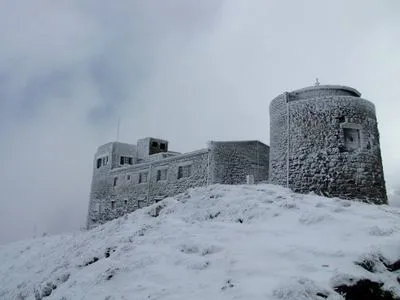 Сніг у Карпатах: показали, як виглядають Піп Іван та Драгобрат