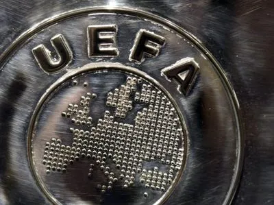 УЕФА оштрафовал Федерацию футбола Украины за поведение болельщиков "желто-синих" в Чехии