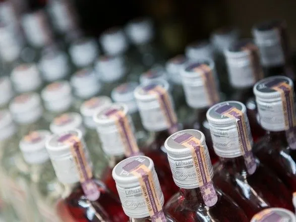 Литовский бизнес объявил войну алкогольным запретам