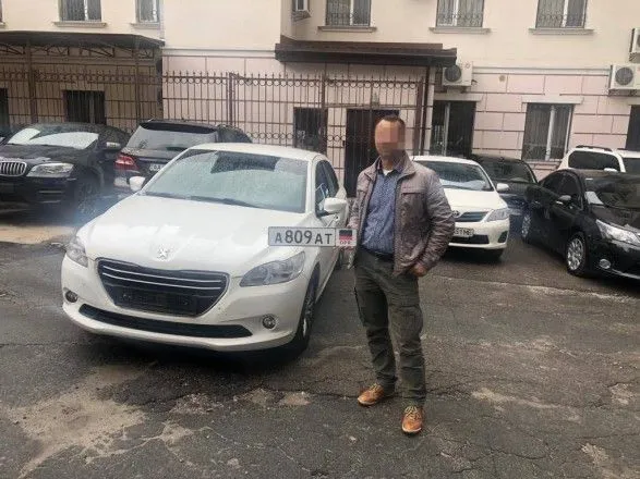 Екс-працівник МВС України їздив по Києву на авто з номерами "ДНР"