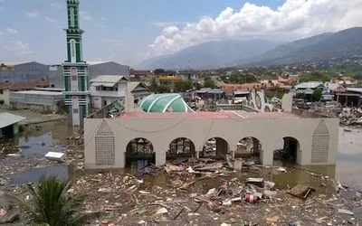 МИД проверяет, нет ли украинцев среди жертв землетрясения и цунами в Индонезии