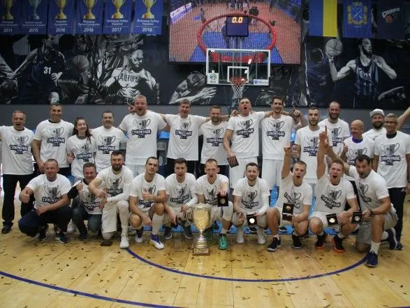 basketbolisti-dnipra-stali-volodaryami-pershogo-v-istoriyi-superkubku-ukrayini