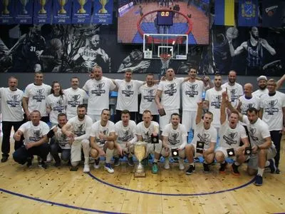 Баскетболисты "Днепра" стали обладателями первого в истории Суперкубка Украины