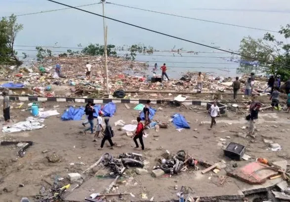 Понад 800 осіб загинули в Індонезії в результаті цунамі