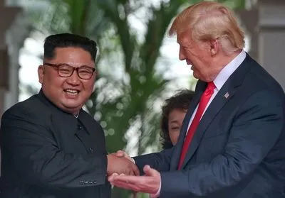 Трамп поделился историей своей "влюбленности" в Ким Чен Ына