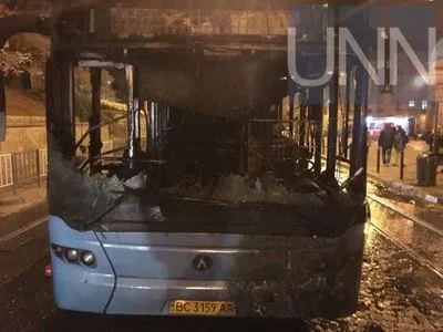 В центре Львова загорелся пассажирский автобус