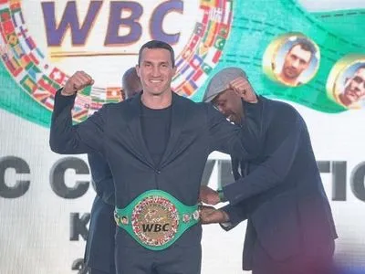 Володимир Кличко став почесним чемпіоном за версією WBC