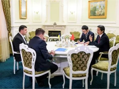 Україна і Китай хочуть наростити обмін товарами до 10 мільярдів доларів