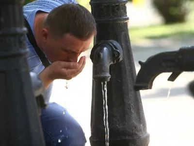 У яких бюветах у Києві застерігають пити воду: список адрес