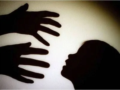Поліція розслідує сексуальне розбещення 7-річної дівчинки на Київщині