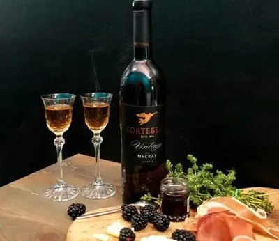 Эксперты "Коктебель" рассказали о правильных блюдах к вину "Мускат"