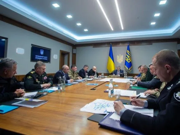Взрывы в Черниговской области: Президент поручил обеспечить эвакуированных всем необходимым