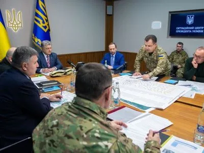 Порошенко о взрывах в Черниговской области: жду быстрых результатов расследования