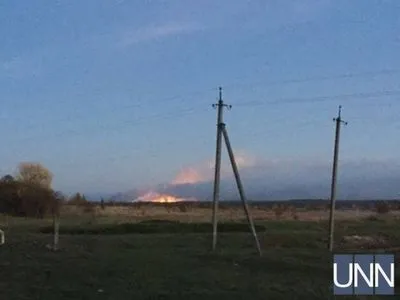 НП у Чернігівській області: поблизу складів чутно нові вибухи