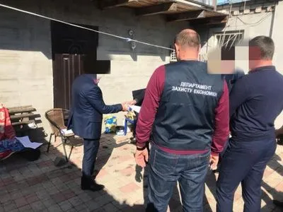 На Донеччині чиновник вимагав у людей хабарі за підключення до газу