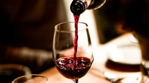 Великобритания: за последние 300 лет объем винного бокала увеличился в 7 раз