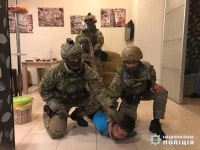 Суд арестовал подозреваемого в нападении на ювелирный магазин в Киеве