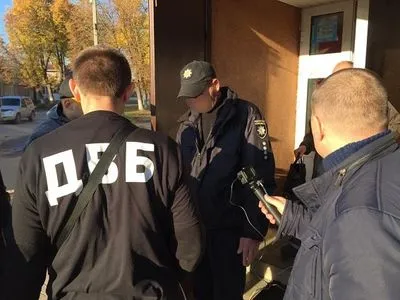 На Сумщині група поліцейських вимагала "відкупні" у водіїв-порушників