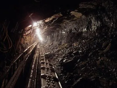 На Донбасі через викид вугілля на шахті загинув гірник