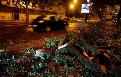 У Португалії внаслідок урагану постраждали 27 людей