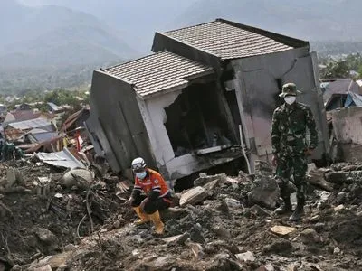 ЗМІ: число загиблих в результаті землетрусу і цунамі в Індонезії досягло 2091 людей