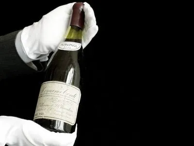 У Нью-Йорку пляшку вина продали з аукціону Sotheby's за рекордну ціну