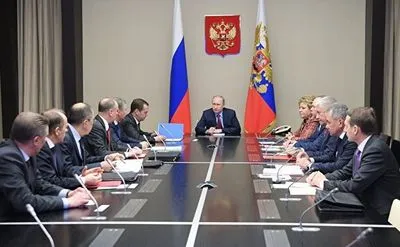 Песков рассказал, что Путин обсуждал на Совбезе по Украине