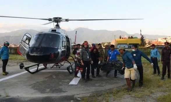 В Непале сняли с горы тела девяти погибших альпинистов