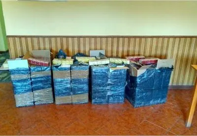 Через украино-румынскую границу контрабандисты пытались провести 4 тыс. пачек сигарет