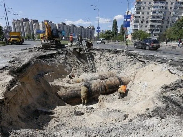 Горячая вода в Киеве: в теплосетях идет ликвидация почти 130 аварий