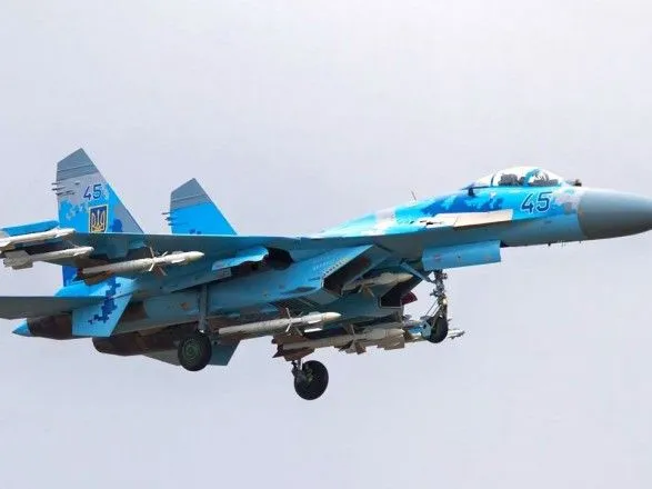 Військовий літак Су-27 впав на Вінниччині
