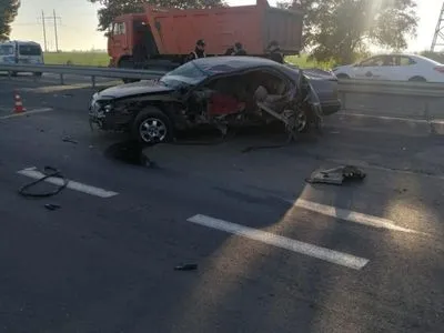 На трассе "Одесса – Николаев" авто врезалось в отбойник, есть погибший
