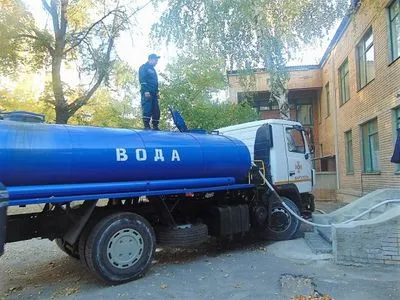 Авария на водопроводе под Горловкой: жителям Торецка подвозят воду