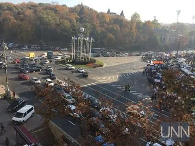 Центр Києва зупинився у заторах через масову акцію