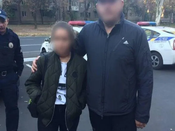 В Днепре 13-летняя девочка соврала родителям, что ее похитили