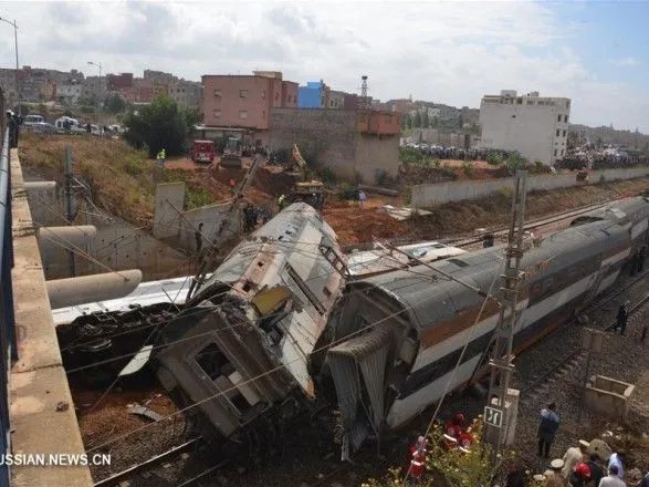Біля столиці Марокко поїзд зійшов з рейок: кількість постраждалих зросла