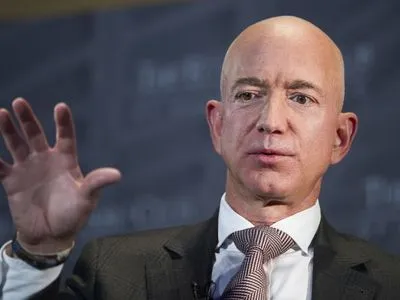 Голова Amazon заявив, що його компанія не відмовиться від співпраці з Пентагоном