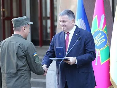 Аваков нагородив понад 100 працівників органів МВС