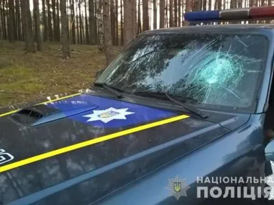 В Ровенской области сотни неизвестных в балаклавах напали на полицейских
