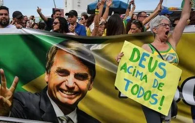 Ультраправий кандидат у президенти Бразилії продовжує лідирувати у виборчій гонці
