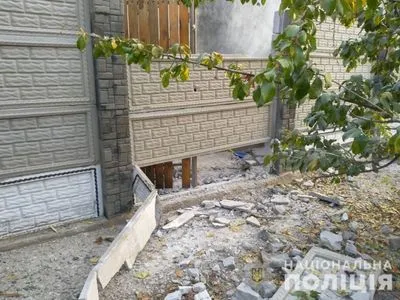 Во двор жилого дома в Николаеве неизвестные бросили взрывчатку