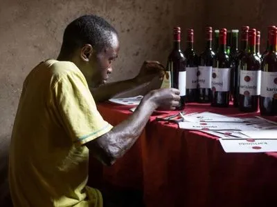 Африканка запустила производство свекольного вина