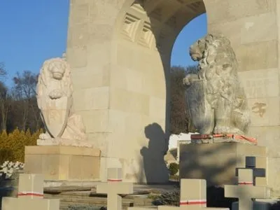 В Польше отреагировали на решение о сносе львов с кладбища орлят